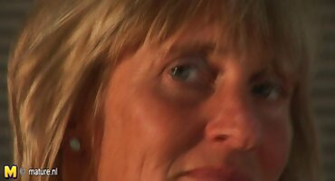 sex jennifer Tóc đỏ FinishMe hậu môn quái và âm hộ fingering. jav doi vo