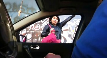 sex mẹ nuôi Elisa Ibarra đầu phim sec mới hàng trong phòng tắm.